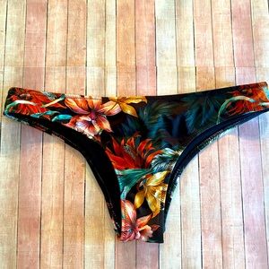 H&M Tropical Bathing suit bottoms! 🌸🌴🏝